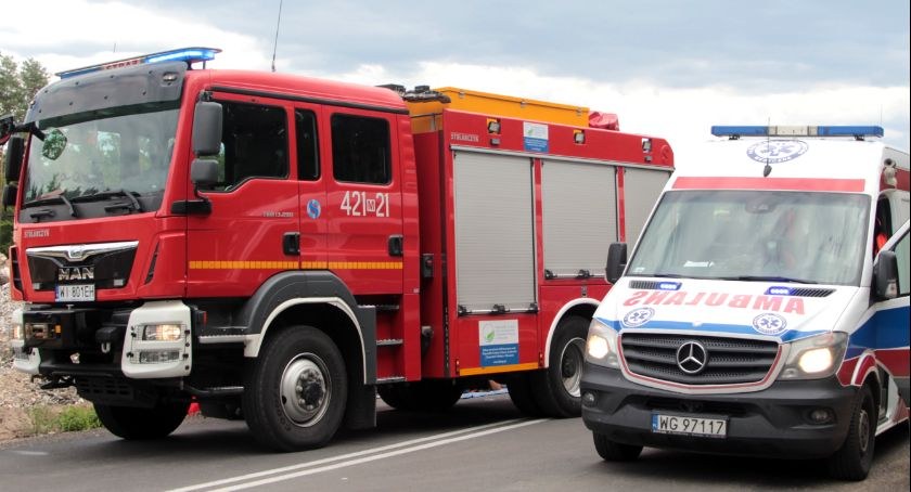 Zdjęcie: Kobietę reanimowali strażacy i zespół karetki pogotowia