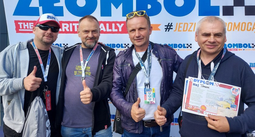 W daleką drogę do Albanii udało się czterech śmiałków. Na zdjęciu od lewej: Marcin Kapica, Mirosław Jarosz, Tomasz Kosiński i Waldemar Cegiełka