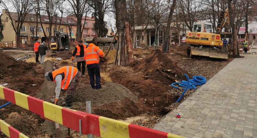 Zdjęcie: Skwer Solidarności zmienia się na oczach mieszkańców