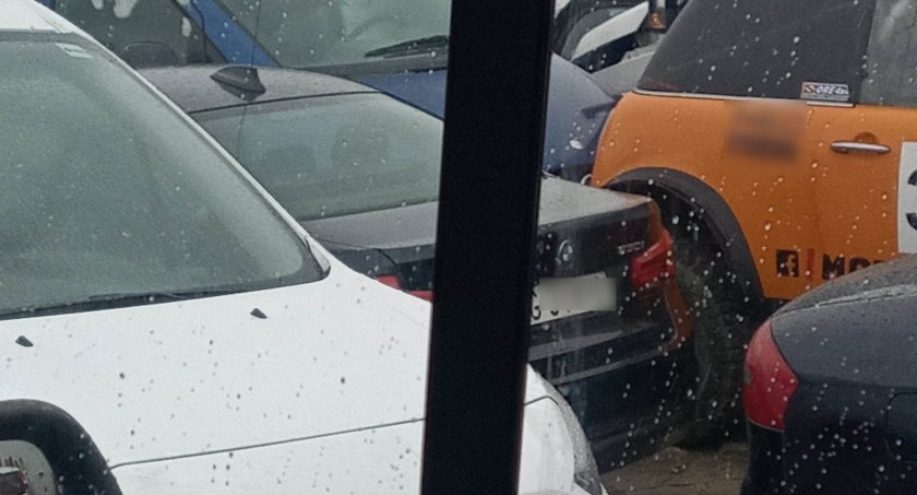 Zdjęcie: Policyjne bmw uległo awarii