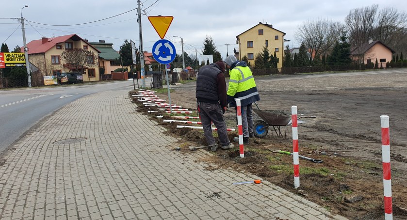 Zdjęcie: Oprócz słupków pojawią się też bramy