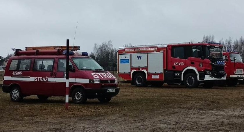 Zdjęcie: W poszukiwania 25-latka były zaangażowane liczne siły policji i straży