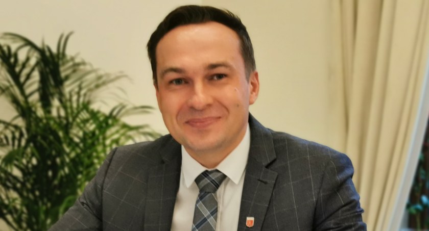 Zdjęcie: Wójt Tomasz Kwiatkowski. Czy już niedługo będziemy mówili do niego 