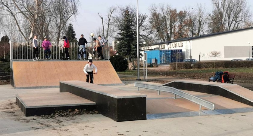 Zdjęcie: Skatepark cieszy się dużym zainteresowaniem miłośników deskorolek, rolek i hulajnóg