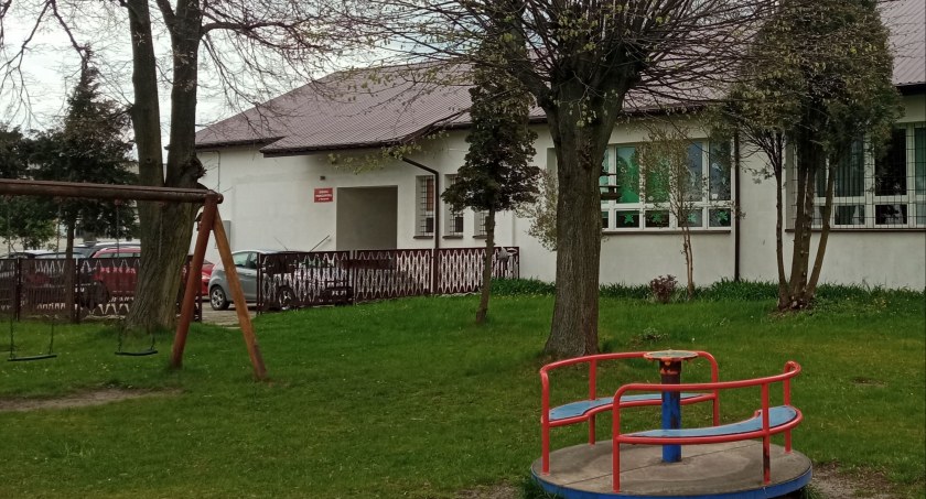 becnie w szkole jeszcze odbywają się lekcje. Ale od przyszłego roku szkolnego budynek pozostanie pusty