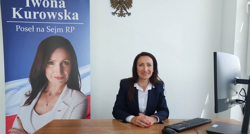 Zdjęcie: Poseł Kurowska przyznaje, że od kiedy weszła do Sejmu, otrzymywała zapytania o punkt paszportowy w Garwolinie