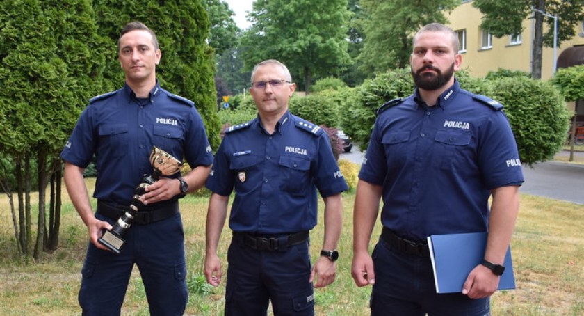 Zdjęcie: Kamil (z lewej) i Michał (z prawej) Kowalscy z garwolińskiej komendy są najlepszą para patrolową na Mazowszu!