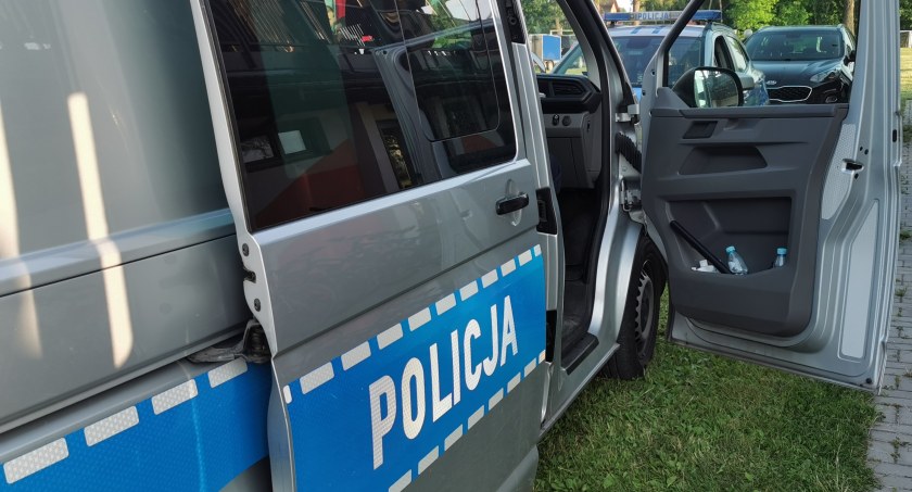 Zdjęcie: Policjanci zatrzymali 24-letniego kierowcę, który uciekł z miejsca zdarzenia