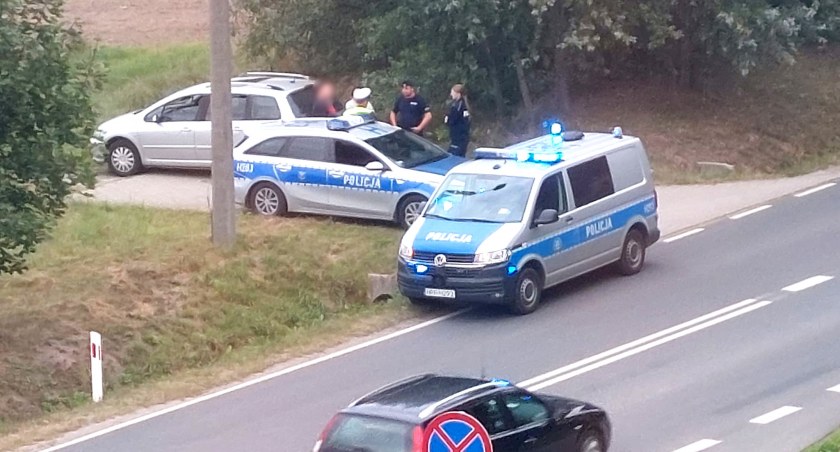 Zdjęcie: Sprawca kolizji stał wśród gapiów