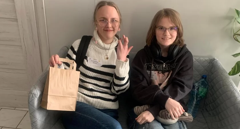 Zdjęcie: Od lewej: Maria Zinkiewicz i Kinga Piechocka z PSP nr 5 w Garwolinie