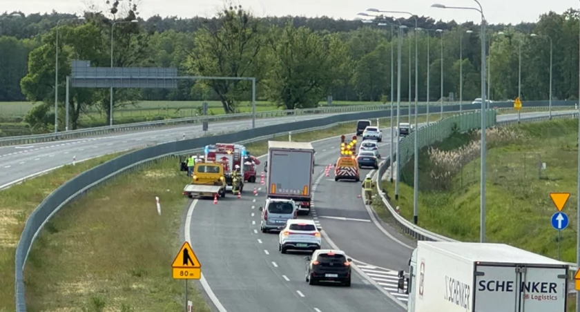 Zdjęcie: Wypadek spowodował utrudnienia na S17 w kierunku Warszawy