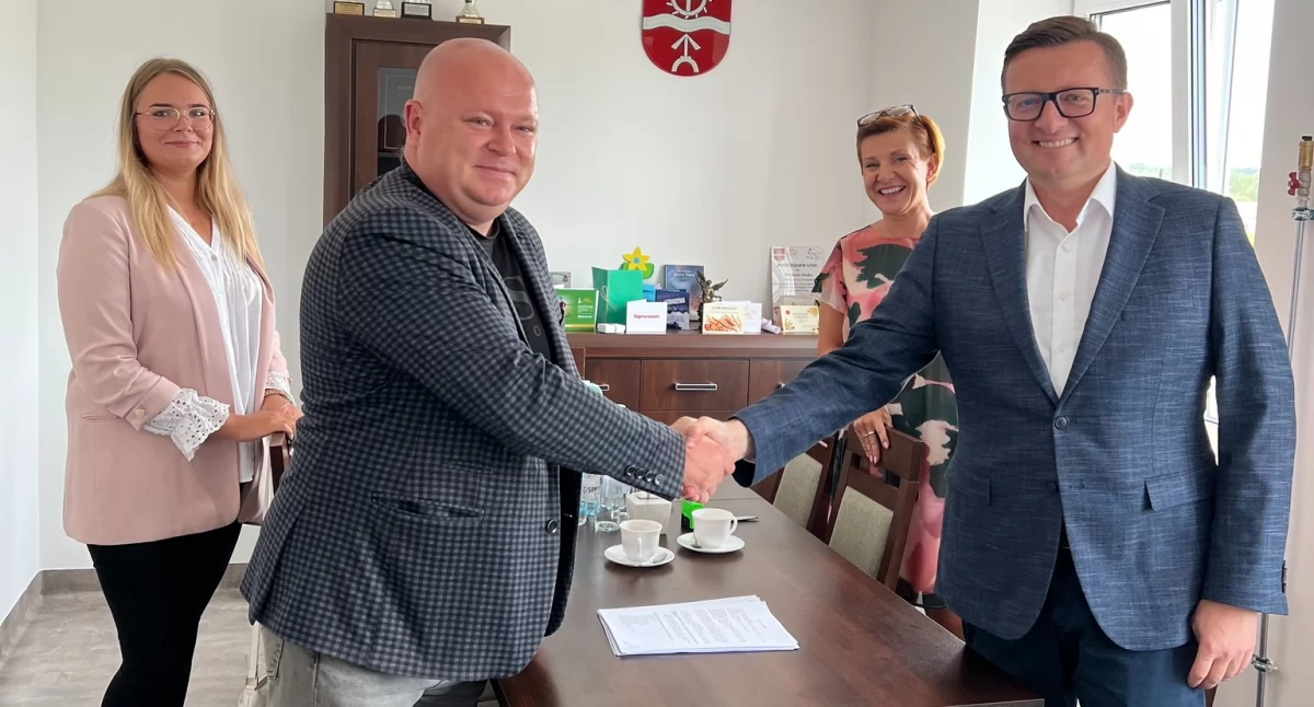 Inwestycje Powiat, Będą prace budynku szkole - zdjęcie, fotografia