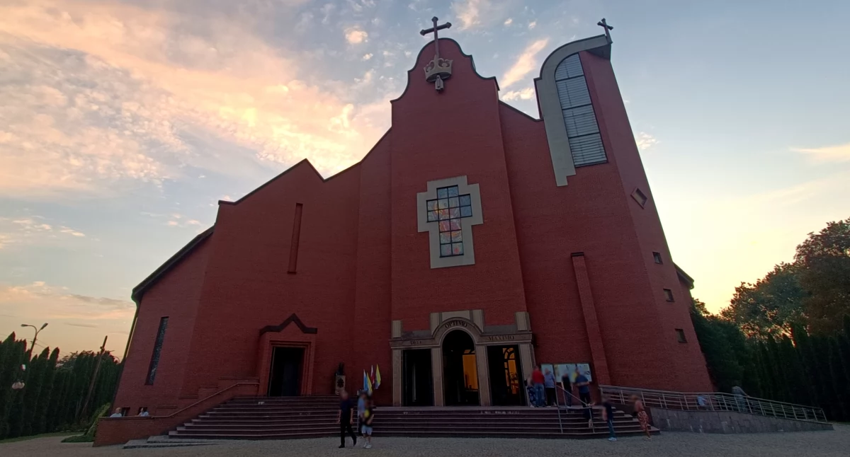 W Garwolinie, Parafia zaprasza festyn Wieczorem zagra Alien - zdjęcie, fotografia