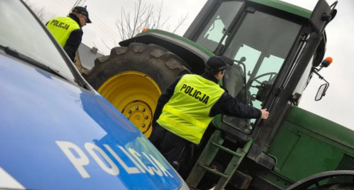 Komunikaty policji , Ciągnikiem promilami osobówką podwójnym gazie - zdjęcie, fotografia