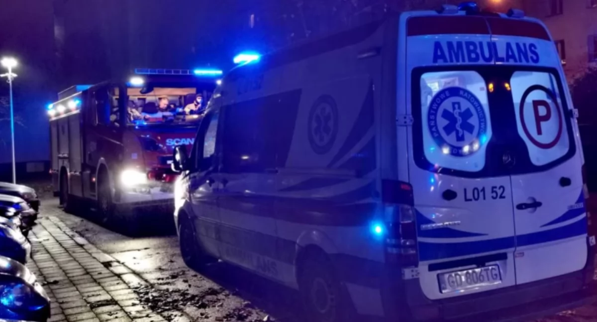 Inne Miejskie, Reanimacja siłowym wejściu mieszkania Mężczyzna zmarł - zdjęcie, fotografia