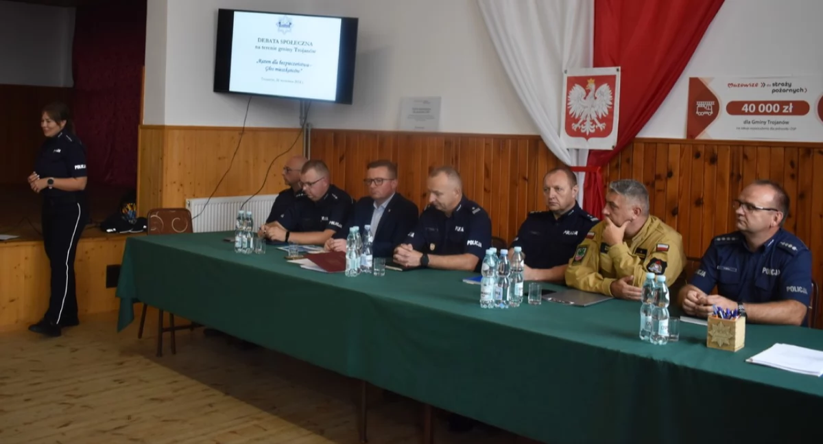 Komunikaty policji , Wysłuchali mieszkańców - zdjęcie, fotografia