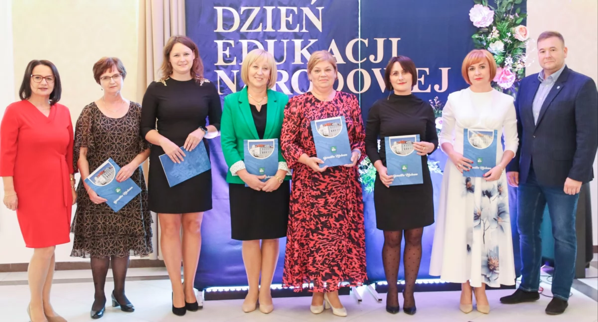 Uroczystości Powiat, Gminny Dzień Edukacji Narodowej Żelechowie Podziękowania nagrody wyróżnionych - zdjęcie, fotografia