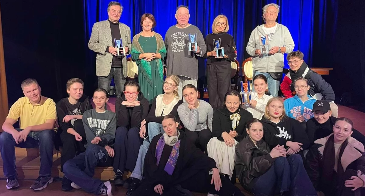 Teatr, smakuje zwycięstwo! - zdjęcie, fotografia