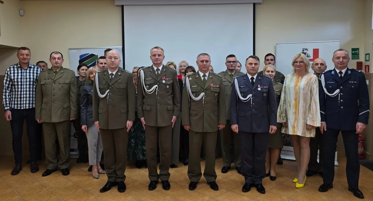 Inne Powiat, Odszedł Wojskowego Centrum Rekrutacji - zdjęcie, fotografia