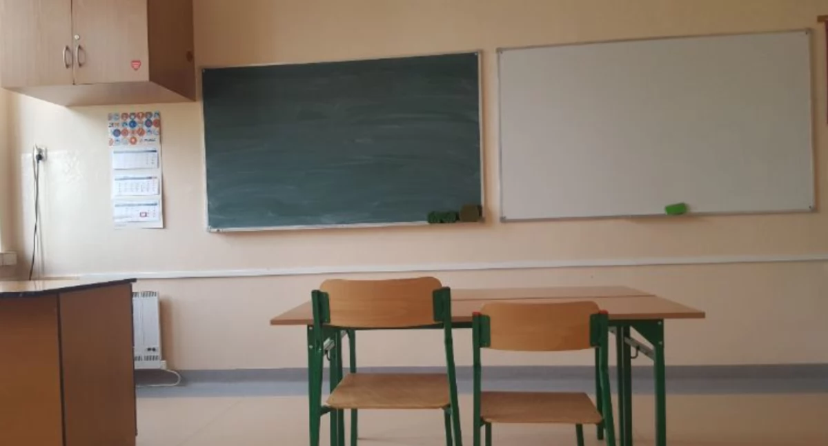 Inne Powiat, Dyrektor odwołana! Zaszkodziła prywatna relacja rodzicem ucznia - zdjęcie, fotografia