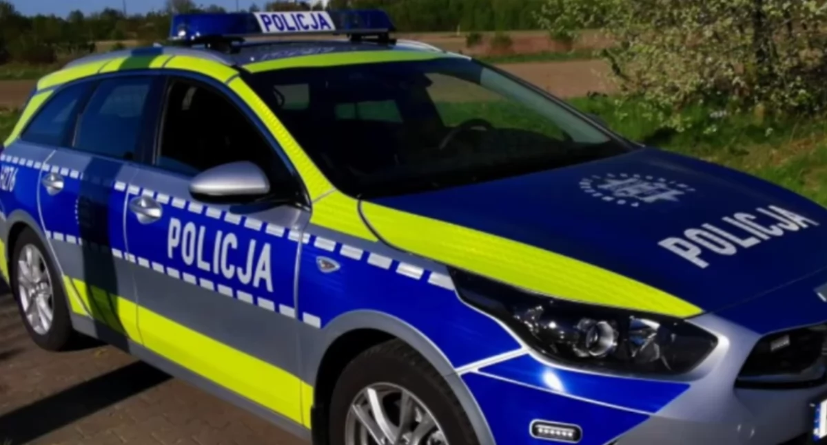 Sprawy kryminalne , Policyjny pościg Kierowca porzucił uciekł - zdjęcie, fotografia