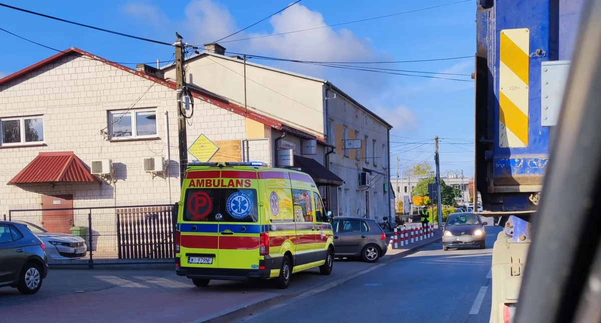 Wypadki drogowe , Zdarzenie przed torami - zdjęcie, fotografia