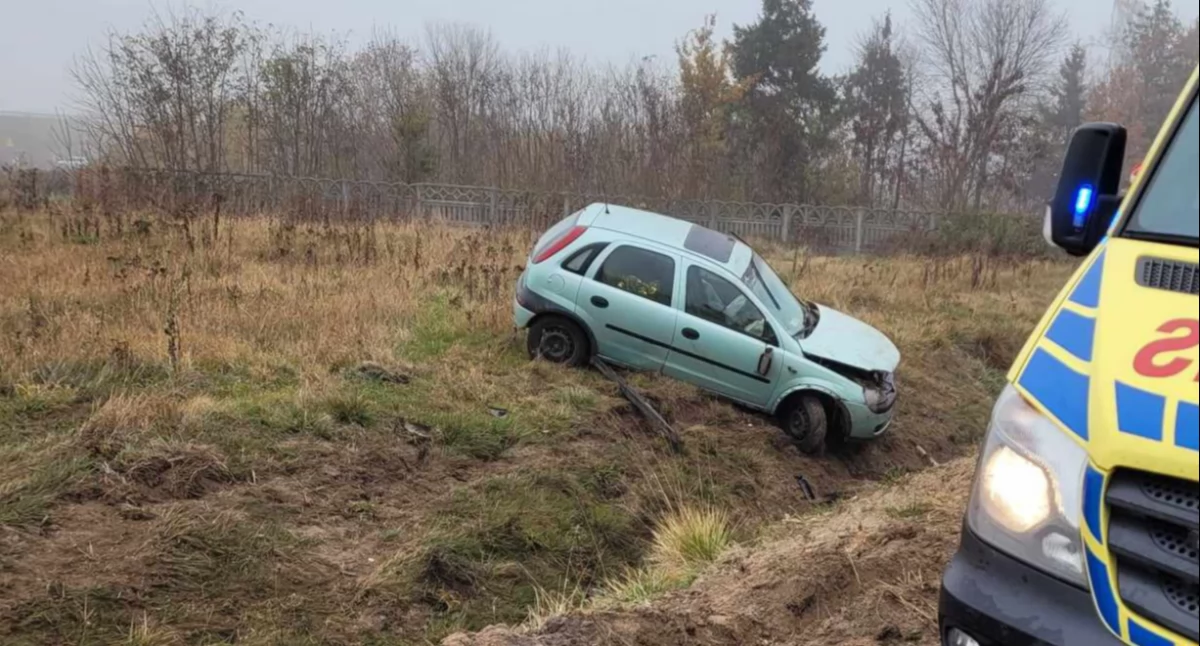 Wypadki drogowe , Kierowca miał ponad promil sądowy zakaz Dachowanie serwisówce - zdjęcie, fotografia