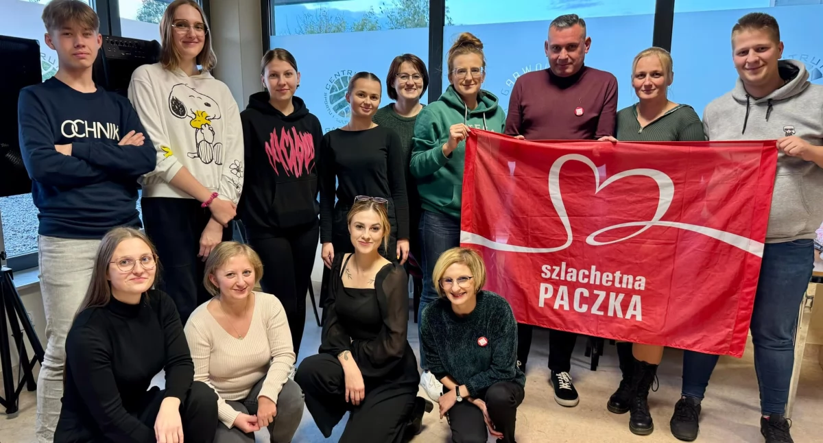 Charytatywnie, Drużyna Szlachetnej Paczki szuka ludzi wielkich sercach Dołączysz - zdjęcie, fotografia
