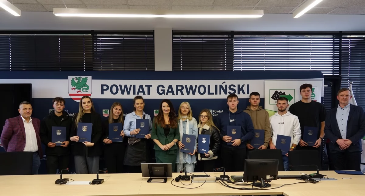 Inne Powiat, Bezrobotni dostali pieniądze własny biznes! przyszłych przedsiębiorców - zdjęcie, fotografia