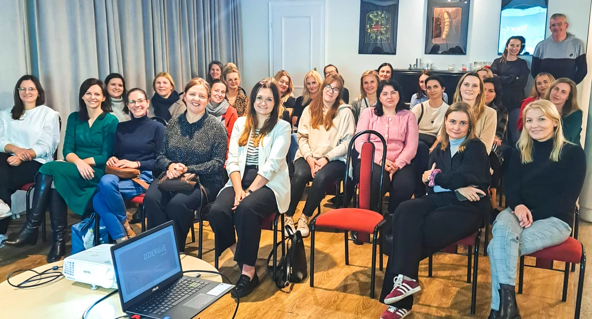 Spotkania, Agnieszka Stefaniuk otworzyła „Ciekawe wieczory” - zdjęcie, fotografia