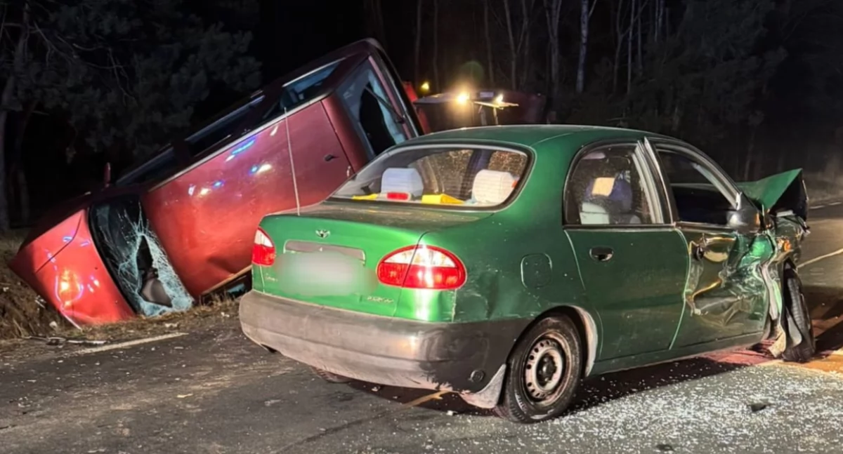 Wypadki drogowe , Poważny wypadek 76 – Kierowcy daewoo lancii szpitalu - zdjęcie, fotografia