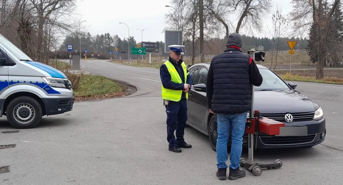 Komunikaty policji , Akcja policji diagnosty stacji kontroli pojazdów - zdjęcie, fotografia