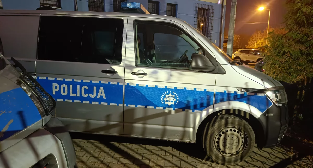 Sprawy kryminalne , Wskoczył rzeki żeby uciec ścigającym policjantom - zdjęcie, fotografia