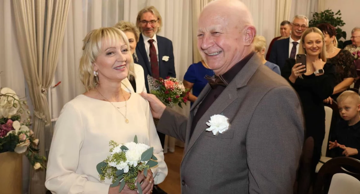 Inne Ciekawostki, Pierwszy klubowy ślub Anita Krzysztof stanęli ślubnym kobiercu - zdjęcie, fotografia