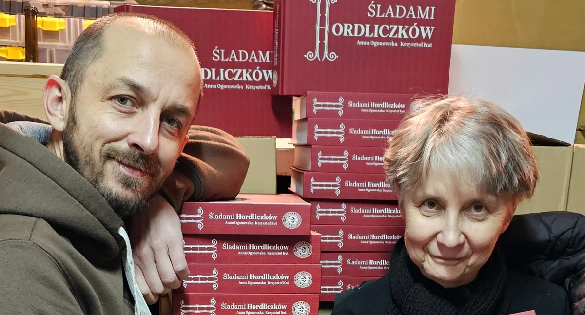 Inne Powiat, Książki przyjechały drukarni! Rusza wysyłka spotkania autorami - zdjęcie, fotografia