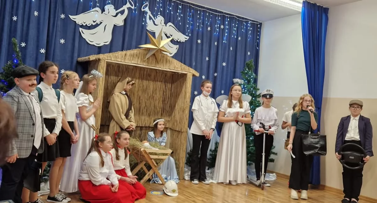 Uroczystości Powiat, Zasiedli stołu wigilijnego - zdjęcie, fotografia