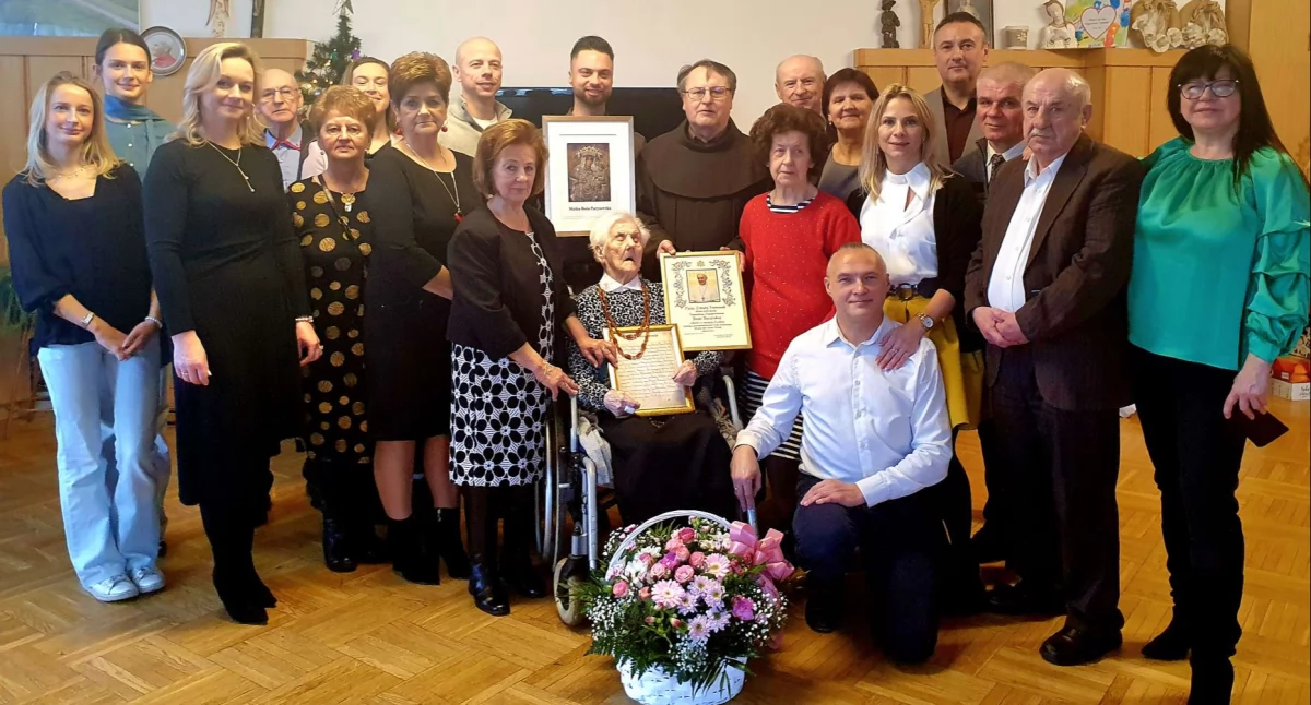 Inne Ciekawostki, letnia Aniela błogosławieństwem papieża Franciszka! Wyjątkowe urodziny Opieki - zdjęcie, fotografia
