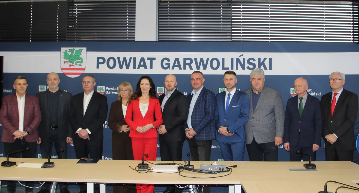 Inne Powiat, Norbert Wilbik odpiera zarzuty opozycji dołącza klubu radnych - zdjęcie, fotografia