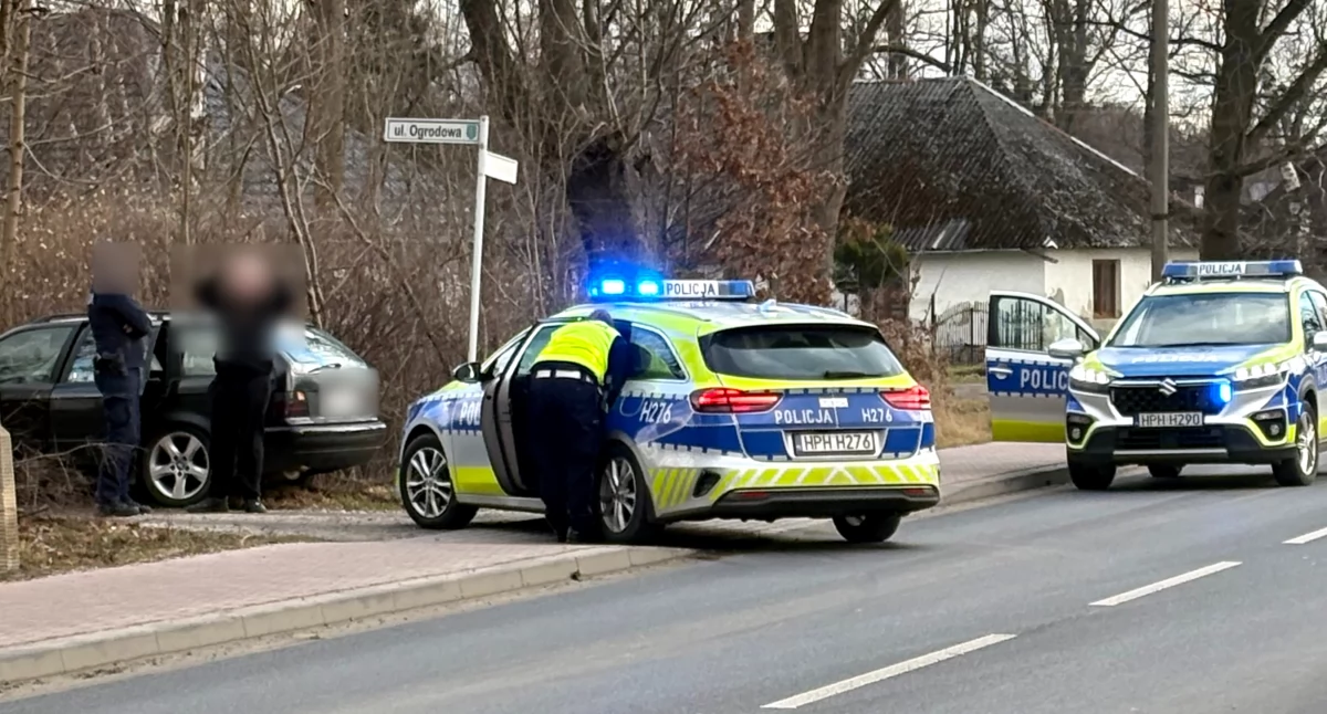Sprawy kryminalne , Policyjny pościg kierowcą - zdjęcie, fotografia