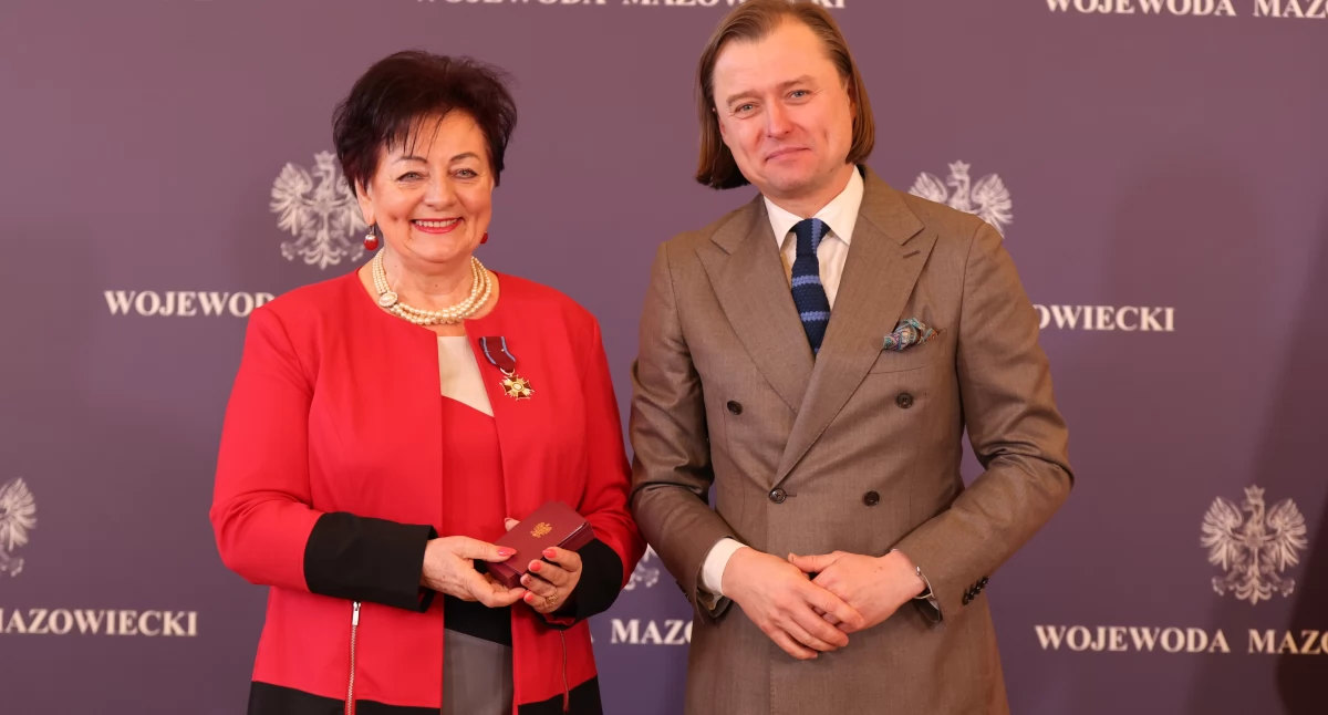 Uroczystości Powiat, Elżbieta Woźniak Sionek odznaczona! duża satysfakcja - zdjęcie, fotografia