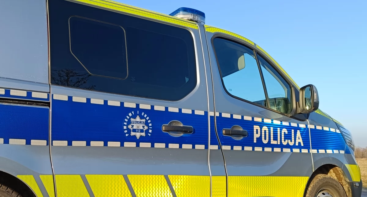 Komunikaty policji , letni kibic zgubił meczu Pomogli policjanci - zdjęcie, fotografia