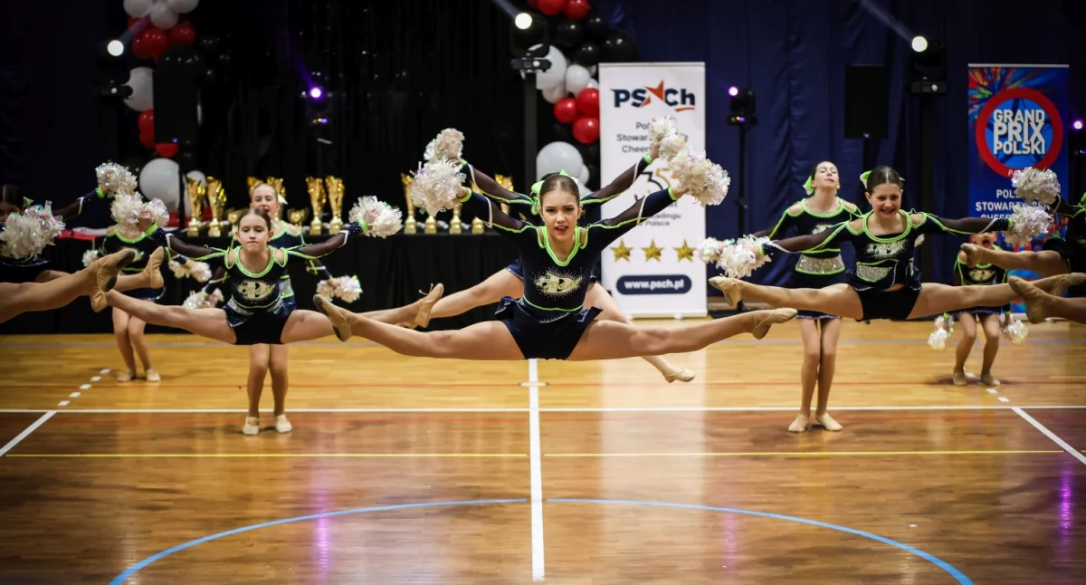 Występy, Jubileuszowy spektakl cheerleadingu pasji Garwolinie - zdjęcie, fotografia