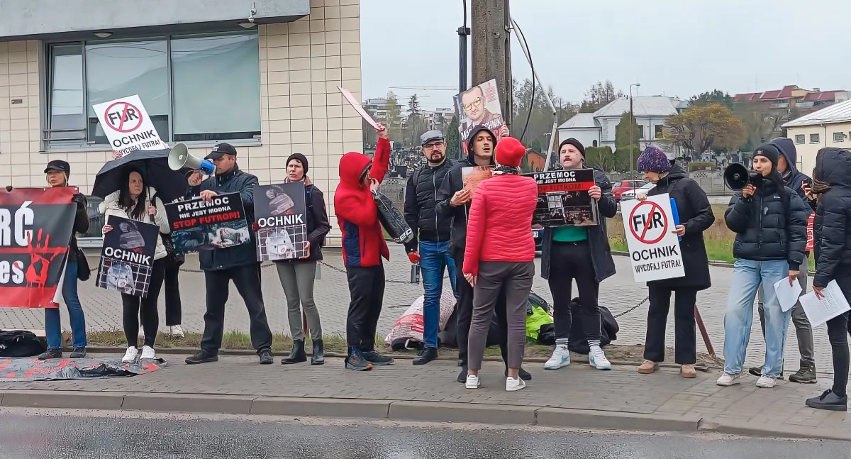 Inne Miejskie, Protest Ochniku oświadczenie firmy - zdjęcie, fotografia