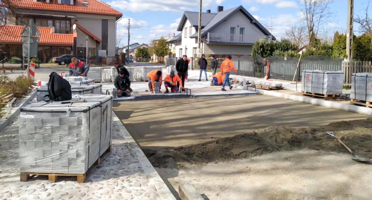 Inne Powiat, Maciejowicki rynek zmienia oblicze! - zdjęcie, fotografia