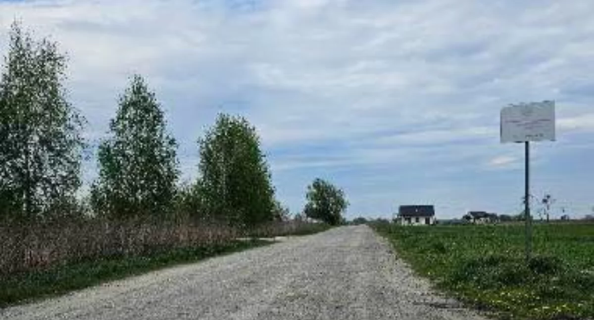 Inwestycje Powiat, Prawie drogi dojazdowe gruntów rolnych - zdjęcie, fotografia
