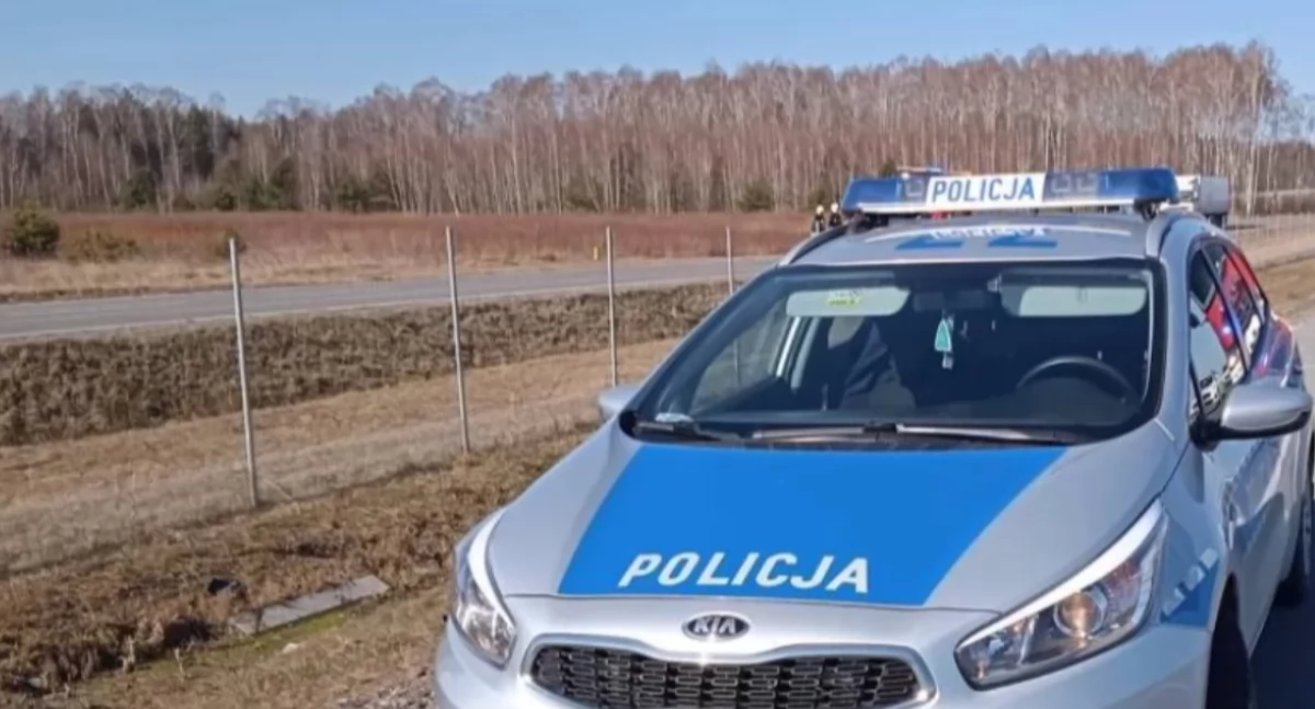 Wypadki drogowe , niedzielny poranek pijana latka uderzyła bariery ochronne - zdjęcie, fotografia