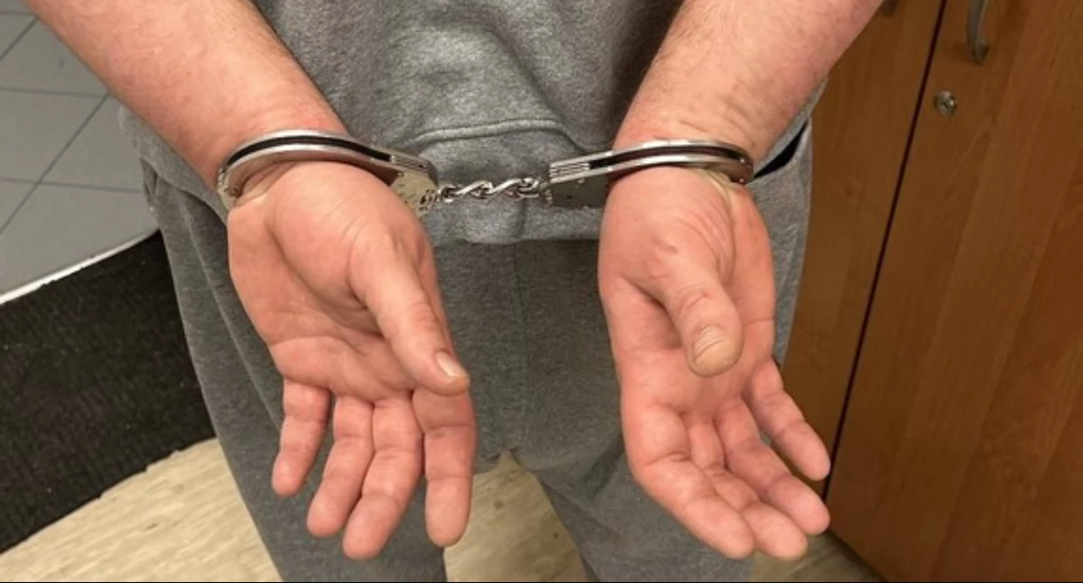Sprawy kryminalne , Policjanci wykorzystali pretekst Poszukiwany przyszedł spotkanie - zdjęcie, fotografia