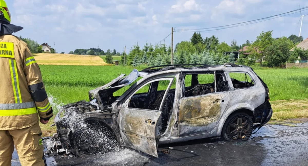 Pożary - interwencje straży, spłonęło całkowicie - zdjęcie, fotografia