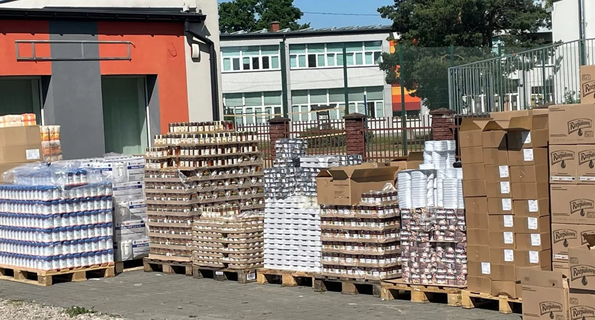 Inne Powiat, żywności trafiło potrzebujących - zdjęcie, fotografia