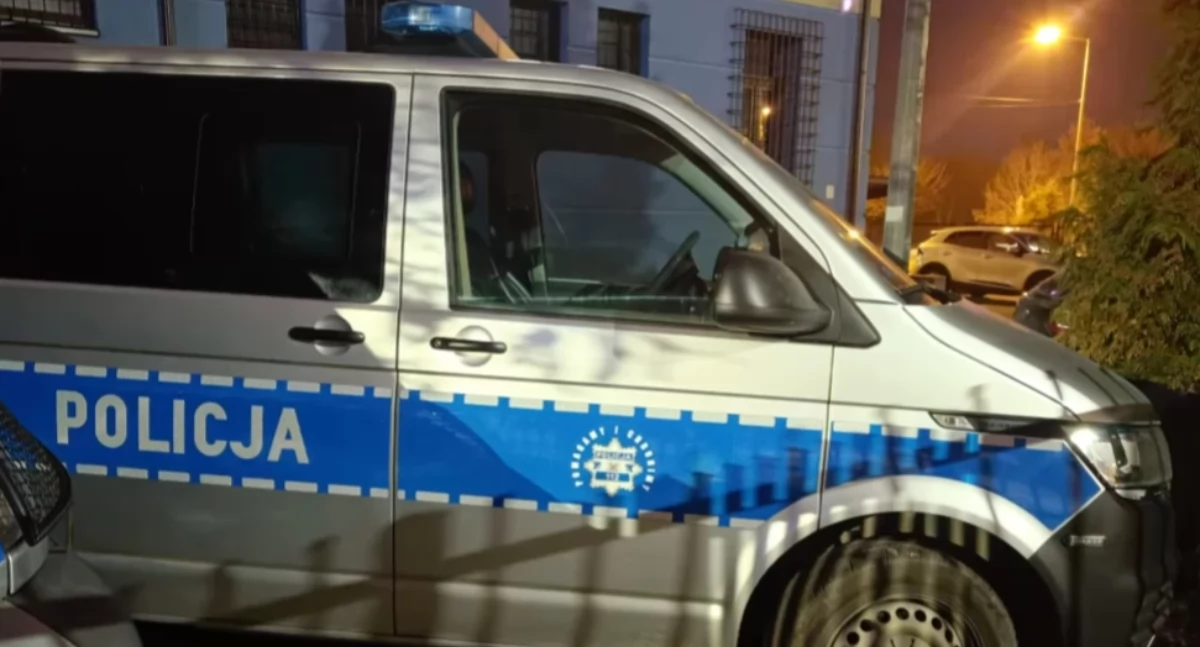 Wypadki drogowe , Niebezpieczny kierowca odjechał samochodem partnerki Zatrzymany latek groził policjantom - zdjęcie, fotografia